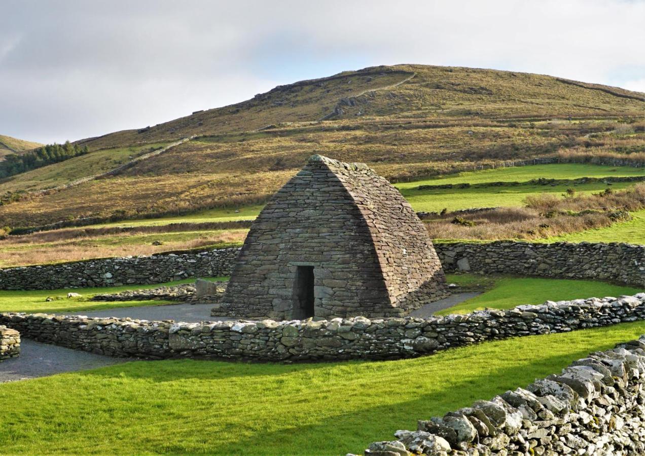 Hotel Ceann Sibeal Baile an Fheirtéaraigh Extérieur photo