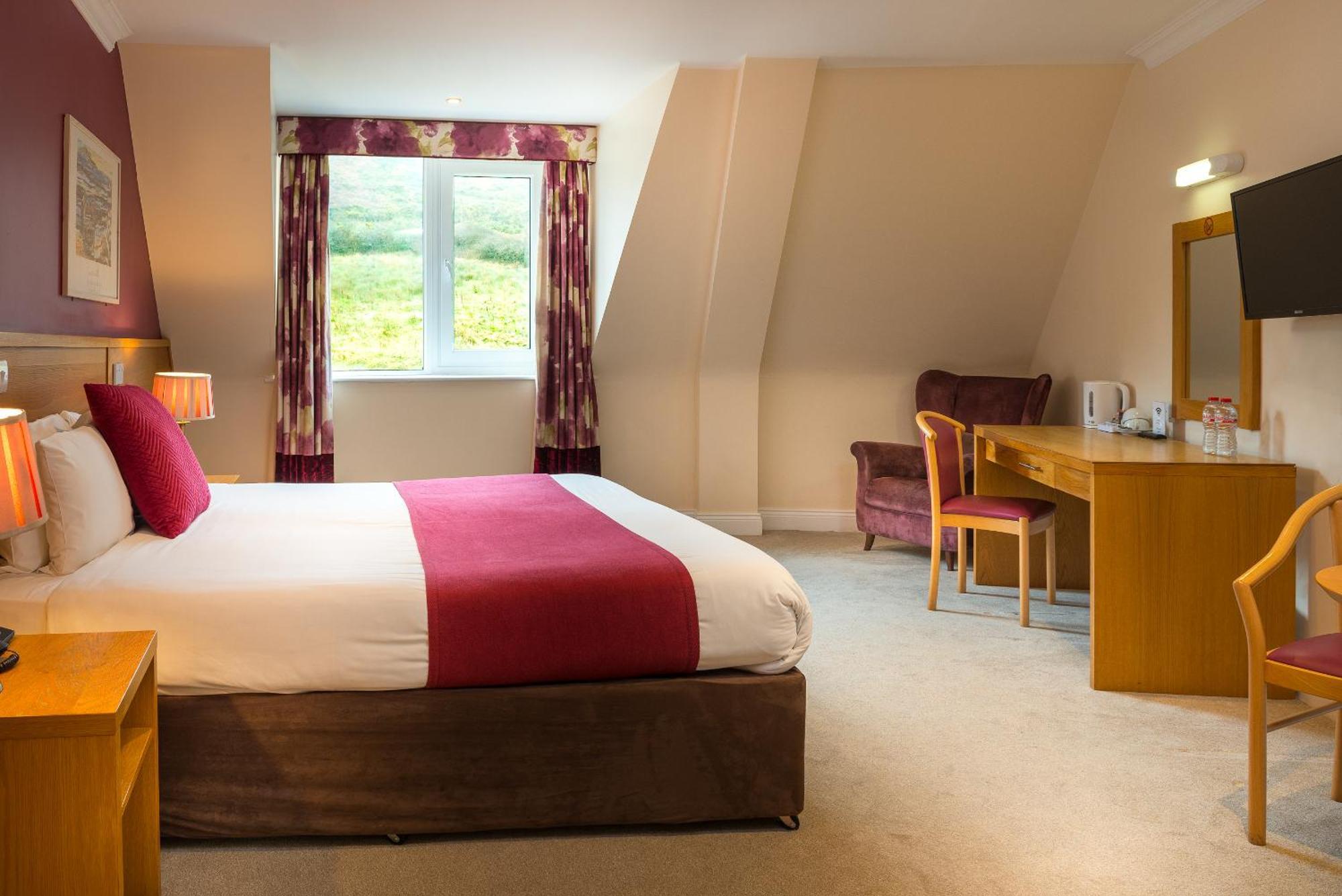 Hotel Ceann Sibeal Baile an Fheirtéaraigh Extérieur photo