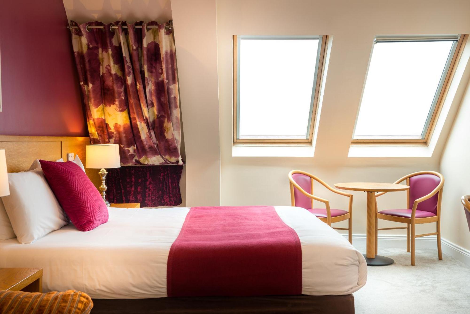 Hotel Ceann Sibeal Baile an Fheirtéaraigh Extérieur photo