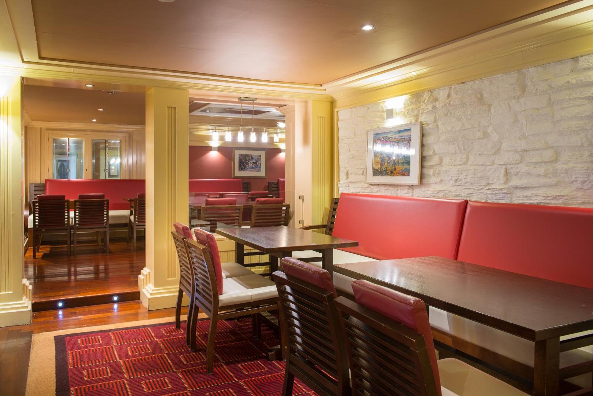 Hotel Ceann Sibeal Baile an Fheirtéaraigh Extérieur photo