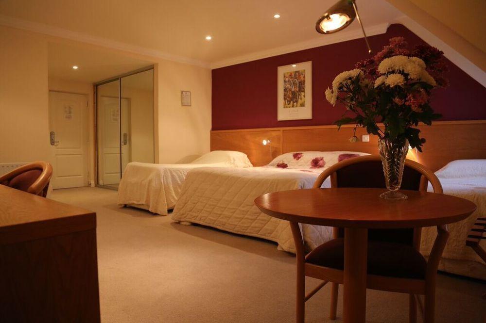 Hotel Ceann Sibeal Baile an Fheirtéaraigh Extérieur photo