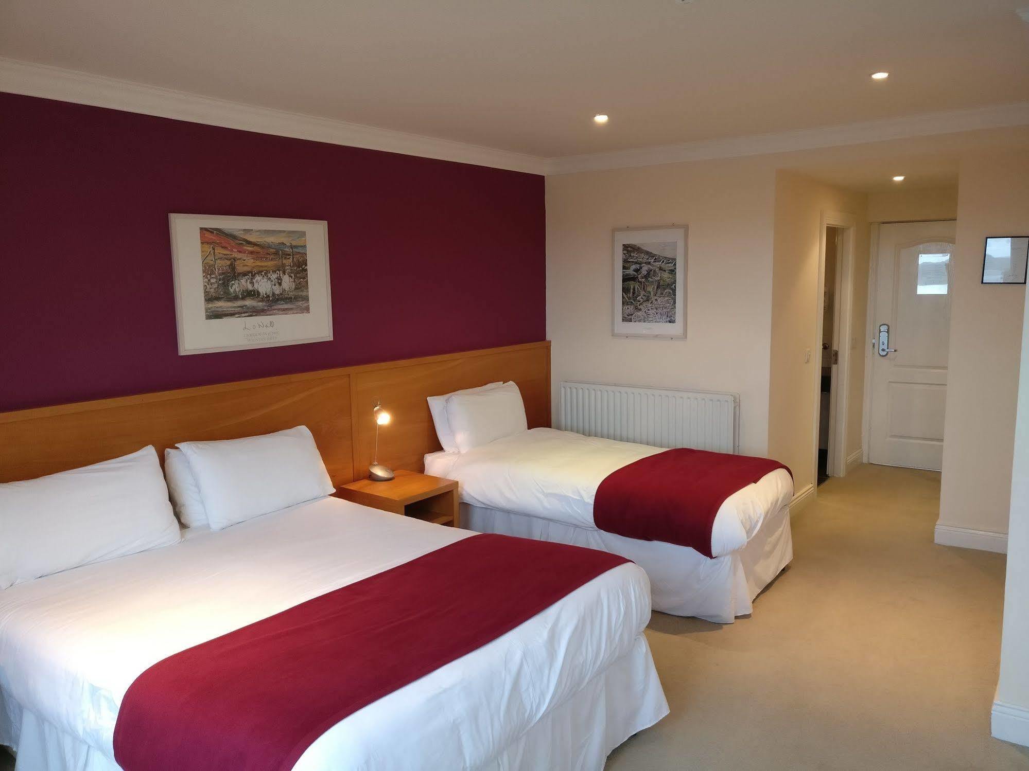 Hotel Ceann Sibeal Baile an Fheirtéaraigh Extérieur photo
